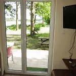 House In At The With Parking Space For 4 Persons Vakantiehuis Szczecin