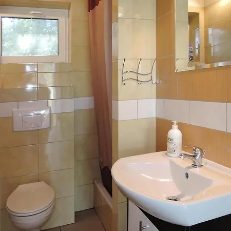 House In At The With Parking Space For 4 Persons * שצ'צ'ין