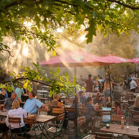 House In At The With Parking Space For 4 Persons * 什切青