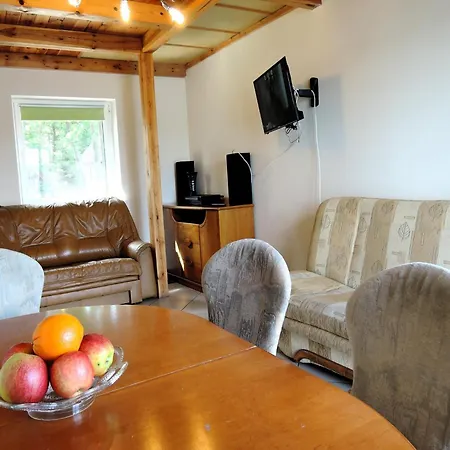 House In At The With Parking Space For 4 Persons 別荘 シュチェチン