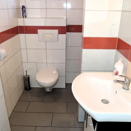 House In At The With Parking Space For 4 Persons * שצ'צ'ין