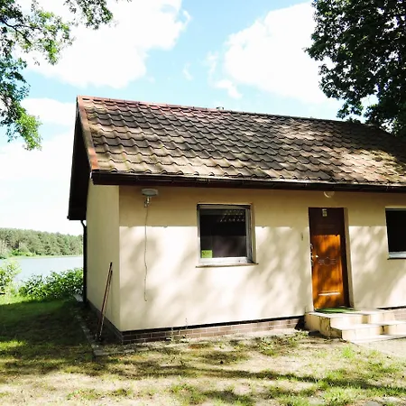 בית נופש House In At The With Parking Space For 4 Persons שצ'צ'ין