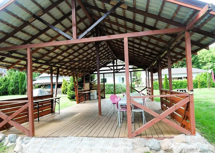 בית נופש House In At The With Parking Space For 4 Persons שצ'צ'ין