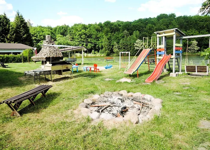 House In At The With Parking Space For 4 Persons * שצ'צ'ין